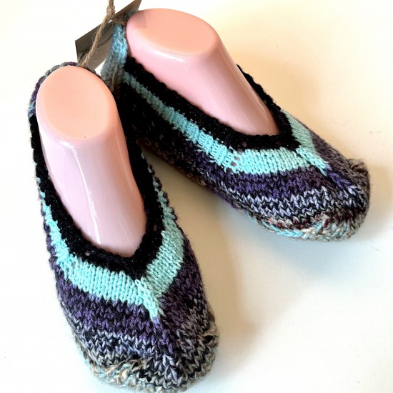 Knitted slippers code 130038 Knitted slippers code 130038