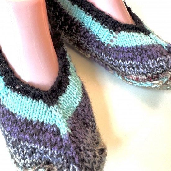 Knitted slippers code 130038 Knitted slippers code 130038